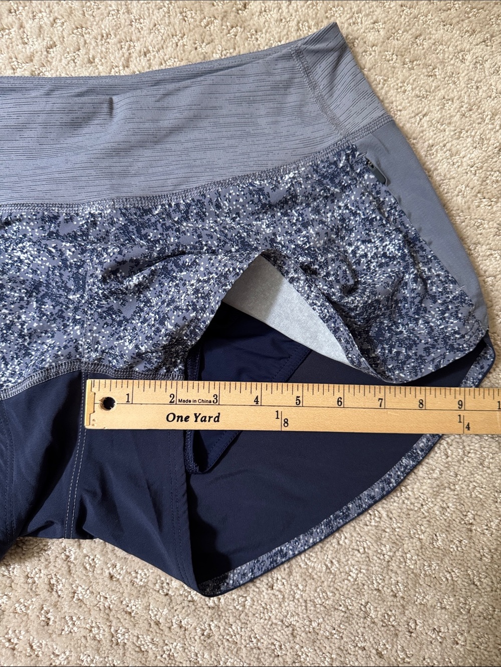 Outdoor Voices | Hudson 2.5" Athletic Short in Speckled Pattern | Size M - Picture 6 of 7
